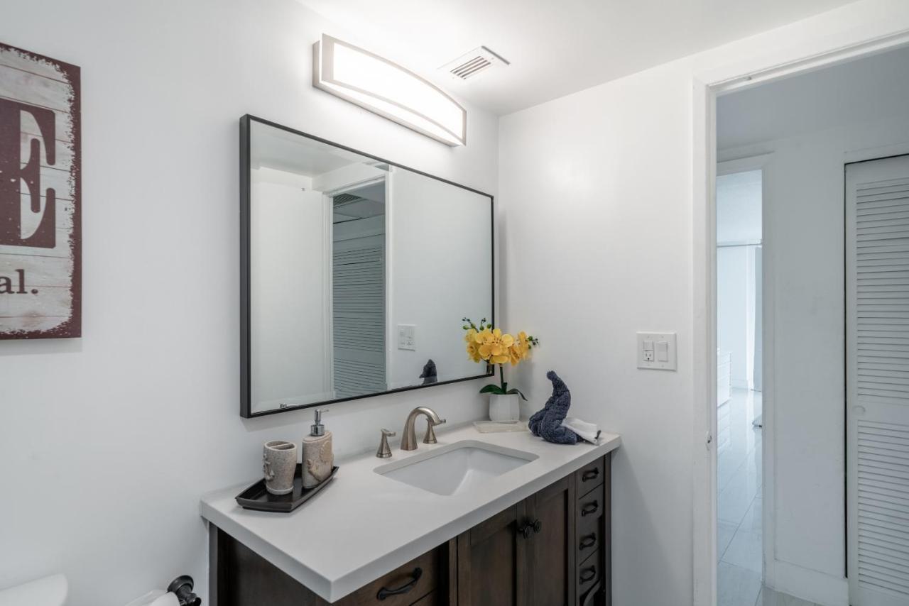 Luxury Miami Condos ไมอามีบีช ภายนอก รูปภาพ