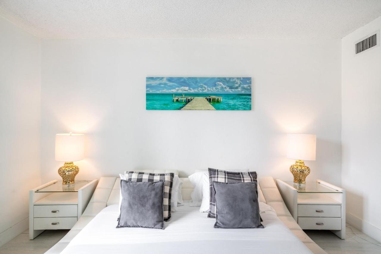 Luxury Miami Condos ไมอามีบีช ภายนอก รูปภาพ